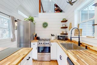 Bald Mountain Tiny House - 3