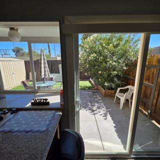 UNLV district, 2 miles from STRIP and AIRPORT - 2