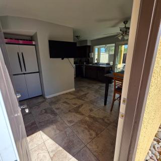 UNLV district, 2 miles from STRIP and AIRPORT - 6