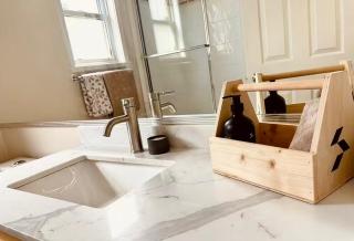 Modern Cozy Suite with AC near Metrotown Burnaby FIFA - 3