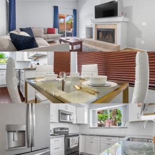 Desert Getaway Mountain Views and Backyard Lounge - 9