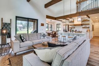Cozy Cabin Nestled at the Base of Tamarack Resort! - 6
