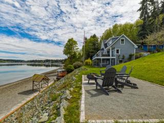 Waterfront Camano Island Retreat, Hot TubKayaks - 7