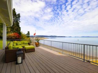 Waterfront Camano Island Retreat, Hot TubKayaks - 6