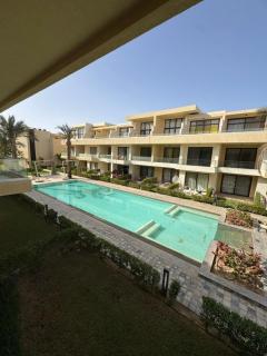 Bright & Calm 1BR Pool View at G Cribs - 1