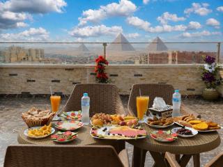 Anubis Pyramids View Inn - 8