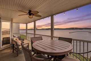 Regatta Bay - Seasonal Pool - LakeView - 0