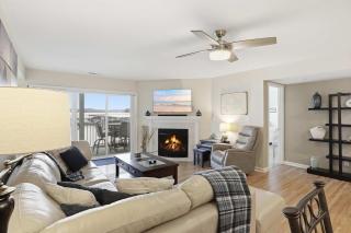 Regatta Bay - Seasonal Pool - LakeView - 7