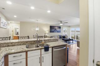 Regatta Bay - Seasonal Pool - LakeView - 4