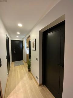 Uus Street Apartment, Modern Stay near City Centre with Free Parking - 3
