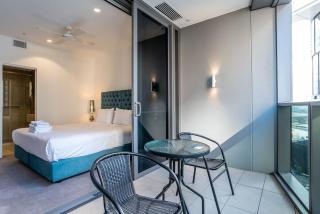 Resort-Style CBD 1-Bedroom Stay Walk to Everything - 6