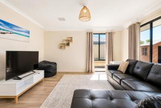 Sandpiper House 4BR Family & Pet-Friendly Stay - 7