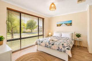 Sandpiper House 4BR Family & Pet-Friendly Stay - 2