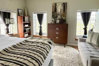 Modern Queen Suite Near SIU Carbondale - 5