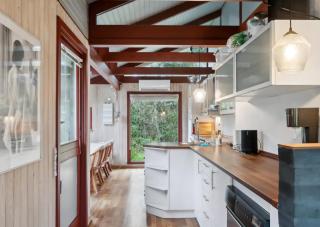 Traditional Home With Garden Near Water - 3