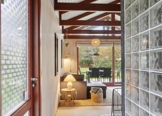 Traditional Home With Garden Near Water - 1