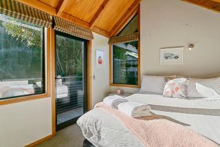 Secluded with Great Views & Central Heating - 8