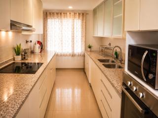 Modern & Comfortable near Town Lima - 8