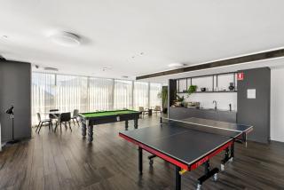 City Sky Nest - Luxe Apartment with City Views - 1