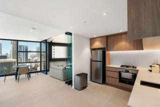 City Sky Nest - Luxe Apartment with City Views - 4