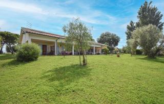 Awesome Home In Pescia Romana With Swimming Pool - 9