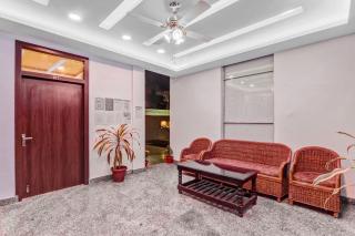 Super Collection O Yamuna Palace Near Gomti Riverfront Park - 0