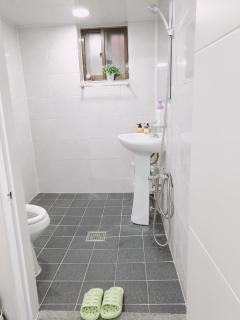 6, near Sangsu stn, 1st floor, quiet area - 6