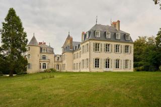 Renovated Castle In The Sancerre Vineyards - 0