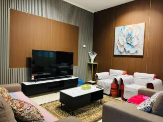 A Classic Heritage Mansion in the Heart of Melaka, Max 12 Pax, Park 6 Cars, Walk to Local Nyonya Restaurants & Tourist Site, COMFY HILL 2 - Malakka - 8