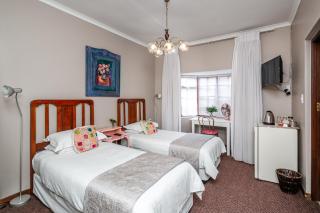 5th Avenue Gooseberry Guest House - 3