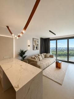 Eurovea Tower, 27th floor apartment, free parking - 7