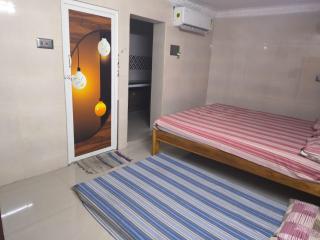 shree Chendur residency ac rooms - 9