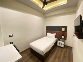 Grand Hotel Annex - 6