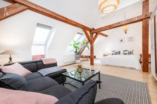 Air-conditioned 2-bedroom attic loft with terrace - 4