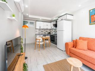 Bliss Modern 2BR City Center Stay - 7