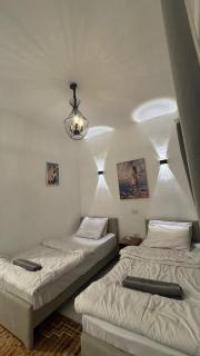 Antika Hotel - 1