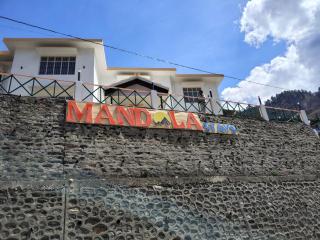 Mandola Stays - 9