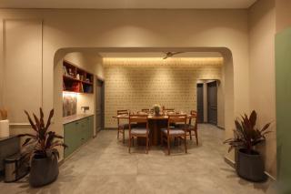 Modern 3BHK Bathtub, Bar & Balcony - 5