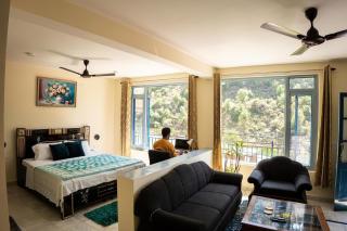 The Cozy Cove Apt at Dharamshala - 9