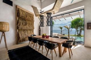 Oceanfront 5BR Luxury Villa, 22m Pool, Best Sunset in Lembongan - 4