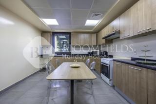 2BR plus Maids in Mina Fajer- Fujairah - 5