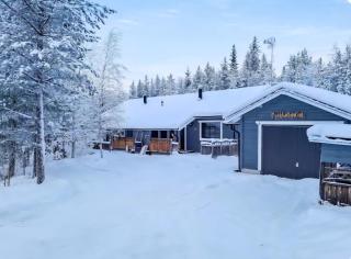 Cozy Arctic Haven and Retreat Within the Arctic Circle - 0