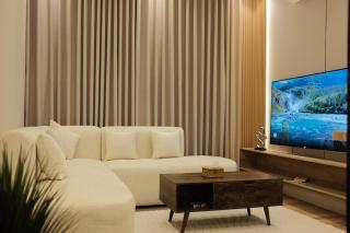شقة مطلة على بوليفارد سيتي Apartment overlooking Boulevard City - 0