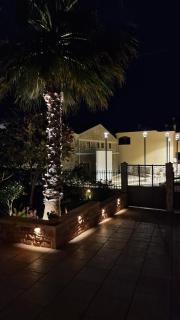 Tyros House - Costal Escape Just Steps From The Beach - 4