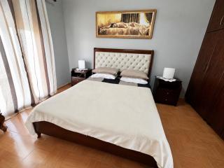 Sunny Retreat - Kefalos Stay with Patio Parking & gym - 1
