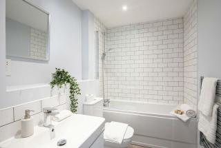 Convenient 2 Bed Apartment in Central Birmingham - 5