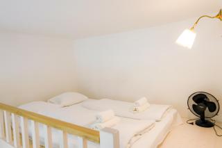 Rentero Bright City Apartment with 3 Bedrooms - 9