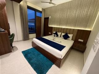 Hotel Heaven and Hills - 7