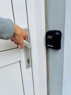EASY SLEEP IN - PRIVATE ACCESS - 24h SELF CHECK IN-OUT - 8
