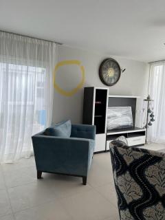 Ground Floor Chalet with Garden & Lagoon View - 4
